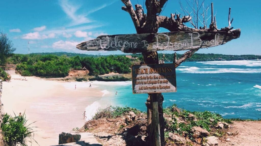 Dream Beach - Wisata Terbaik di Nusa Lembongan